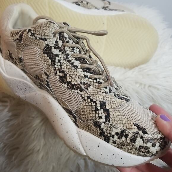 NWT INC International Concepts Womens Bubblez Low Top Lace Up Snakeskin Print - Picture 6 of 7